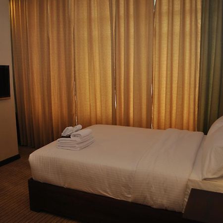 Orion Hotel Manila Esterno foto