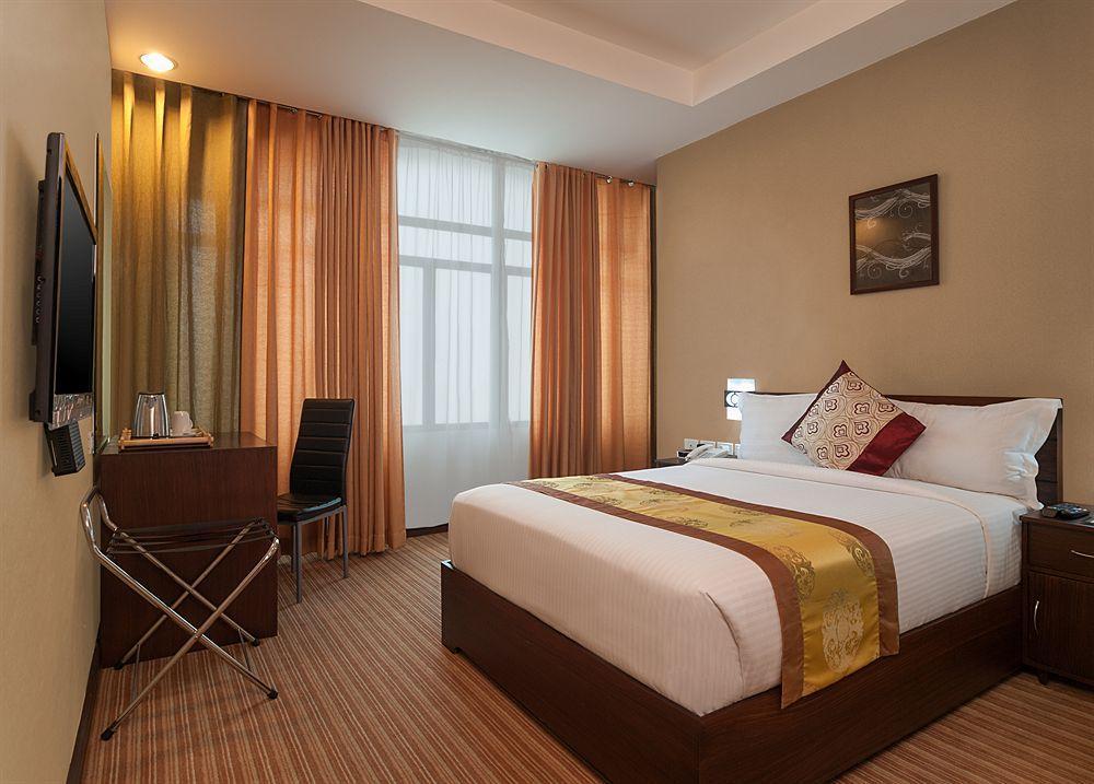 Orion Hotel Manila Esterno foto