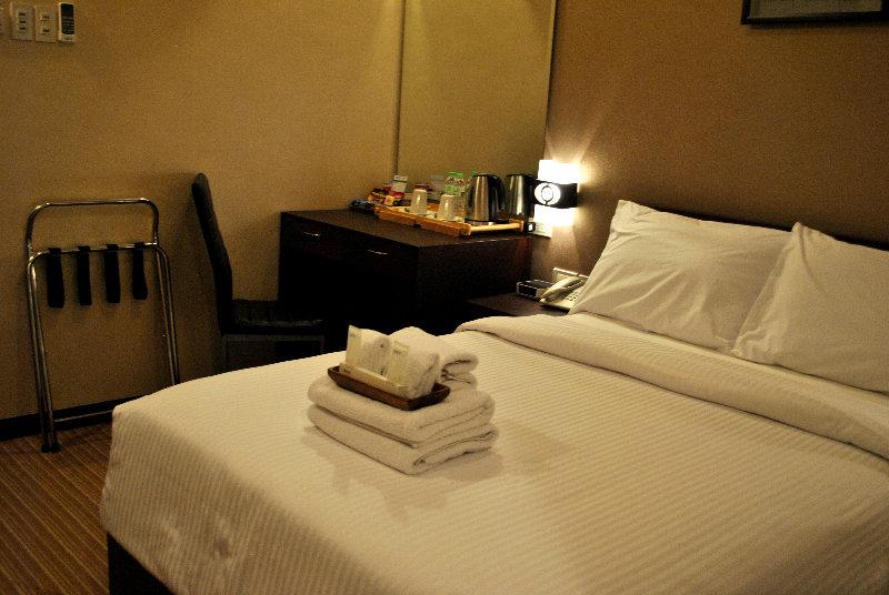 Orion Hotel Manila Esterno foto
