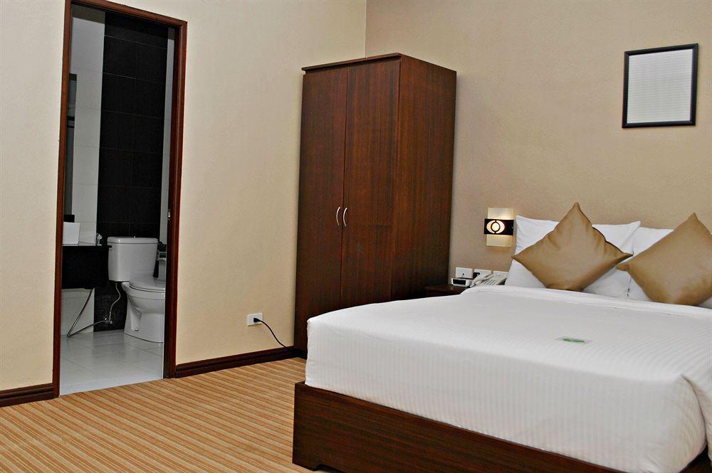 Orion Hotel Manila Esterno foto