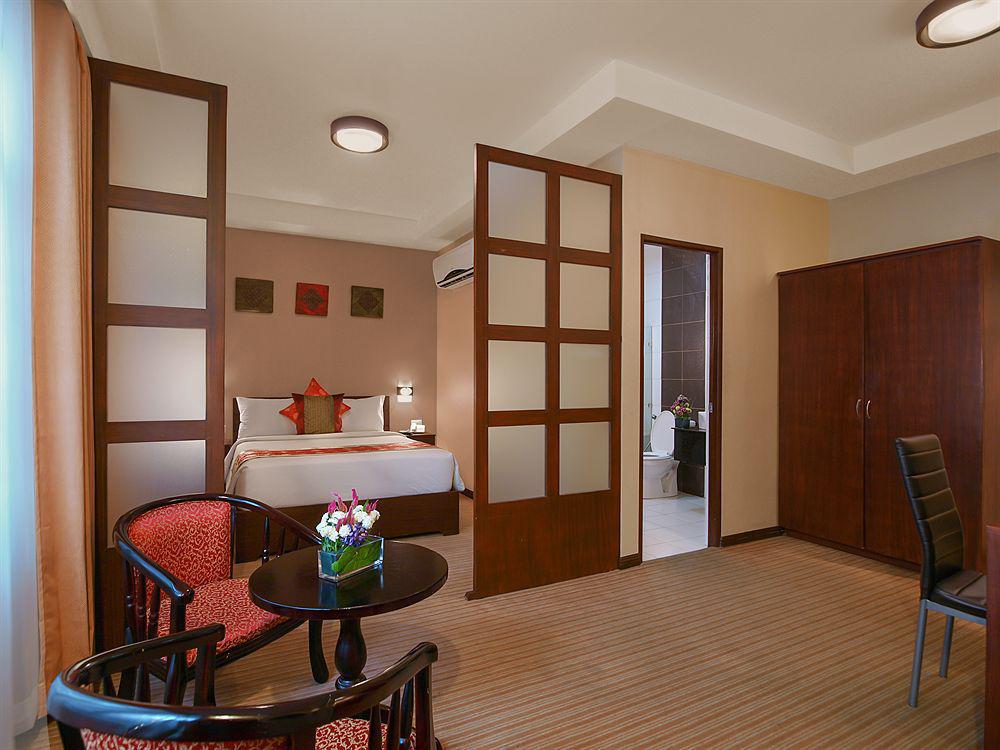 Orion Hotel Manila Esterno foto